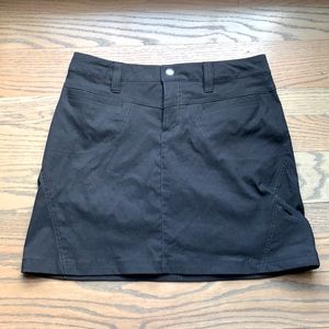 Athleta black swim skirt w pockets